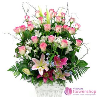 Order beautiful pink flowers arrangement Vietnam