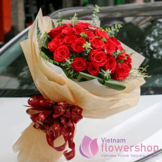 Buy red rose bouquet in flower shop Vietnam