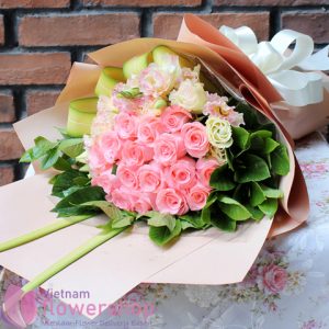 Congratulation for birthday with lovely flowers