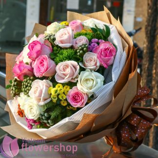 Order elegant birthday flower bouquet to Vietnam