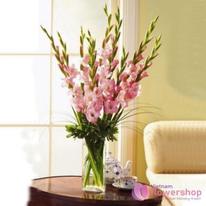 Flowers in vase to Vietnam happines day
