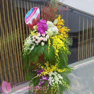 Grand flowers for congratulation online