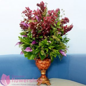 Hanoi premium flowers arrangement in vase