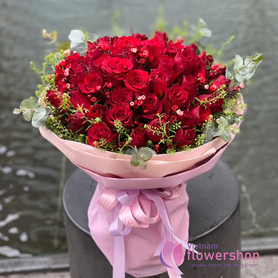 Love flowers free same day delivery in Vietnam