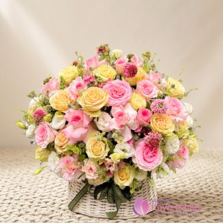 Order lovely flower arrangement delivery Vietnam