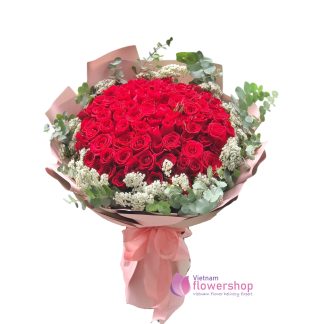 Large red rose bouquet for your girlfriend in Hanoi