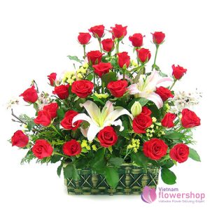 Red roses mixed white lilies in Vietnam Flower Shop