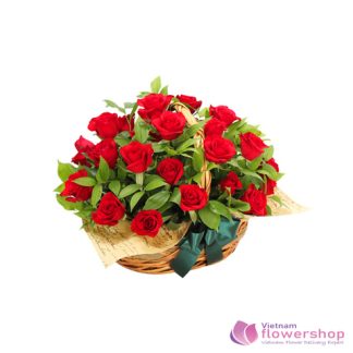 Romantic red roses to girlfriend in HCM Vietnam