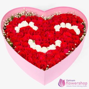 Smile flower arrangement red and white roses