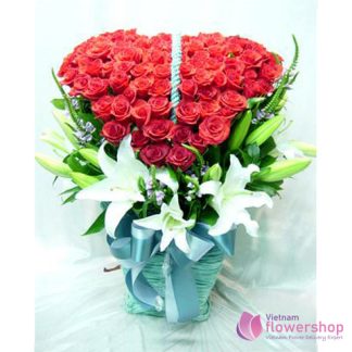 Heart shaped flowers delivery Da Nang