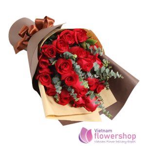 Vietnam Bouquet flowers with red roses