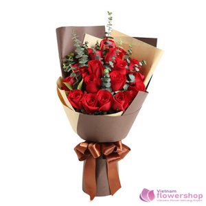 Vietnam Bouquet flowers with red roses