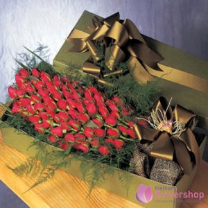 Vietnam Boxed arrangement 99 red roses