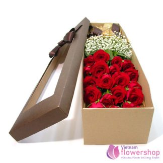Vietnam Red rose and babie flower in box