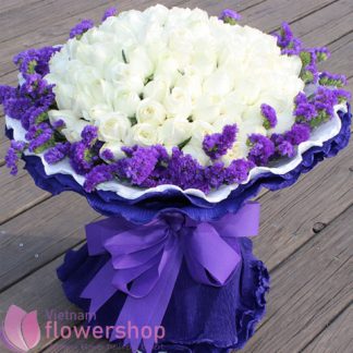 White bouquet of roses in Vietnam Flower Shop