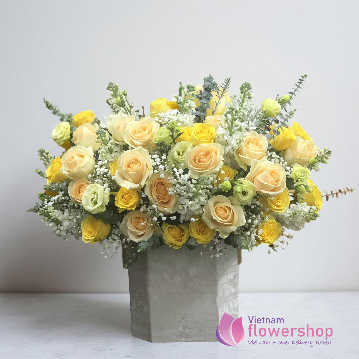 Online yellow rose bouquet delivery Vietnam